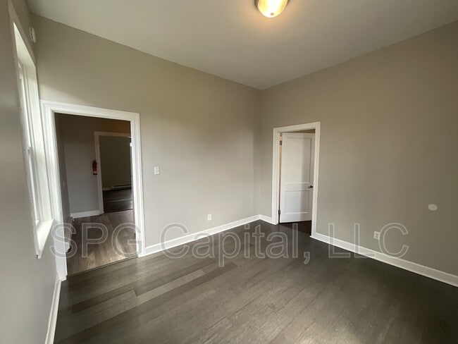 Photo - 7402 Lincoln Way W