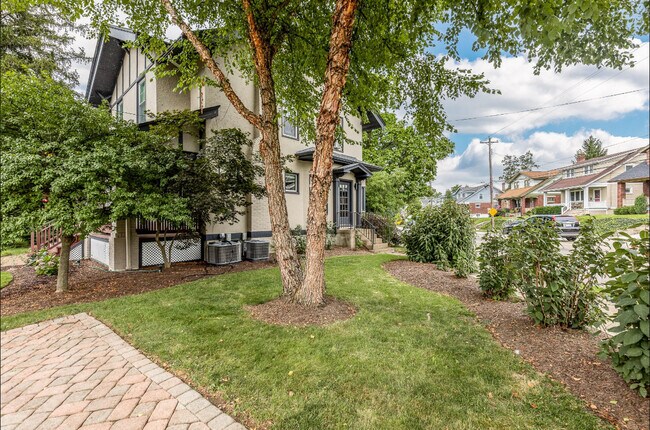 Photo - 2805 Observatory Ave House