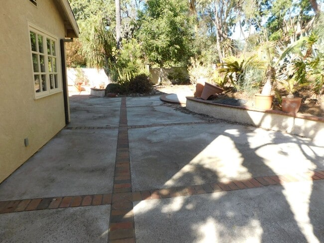 Photo - Beautiful Mission Viejo 5 bedroom 2.5 bathroom plus den home