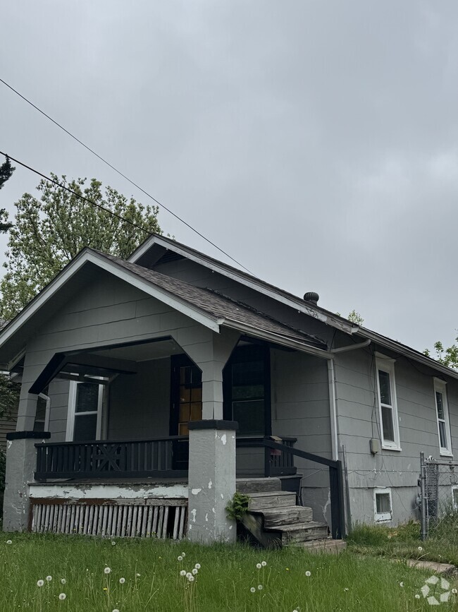 Building Photo - 2209 SW Martin Ct Rental