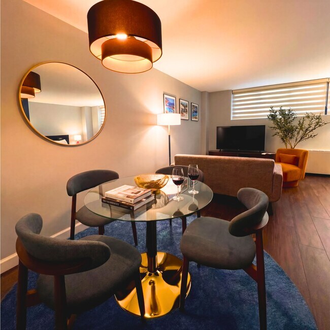 Photo - 2030 F St NW Unidad 111