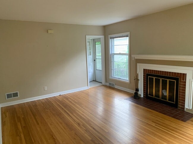 Photo - 842 7th Ave SW Unidad D842-844