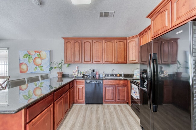 Photo - Cottonwood Grove Apartments