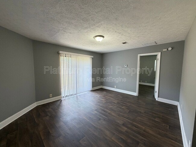 Photo - 1492 Waverly Way Unit B-4