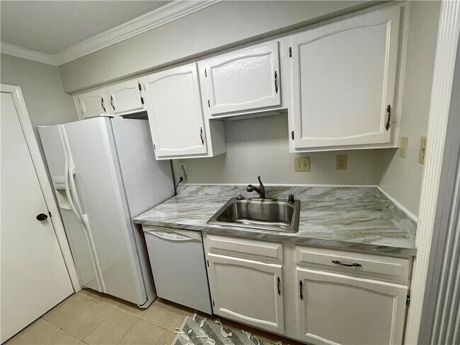 6040 Grelot Rd Unit 110