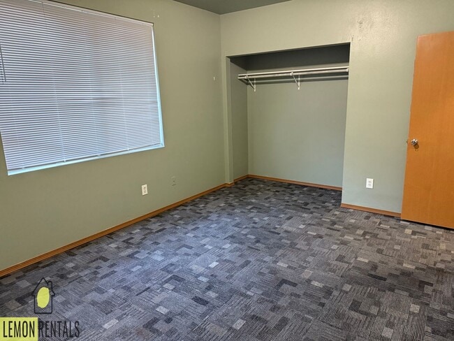 Photo - 1215 Ledwich Ave Unit 2