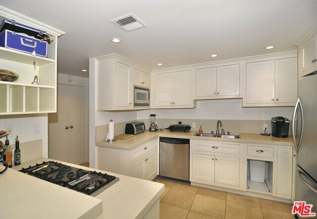 Photo - 660 N Sweetzer Ave Unit #204