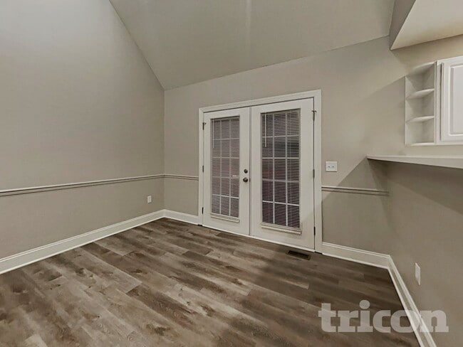 Photo - 2941 Ireton Pl