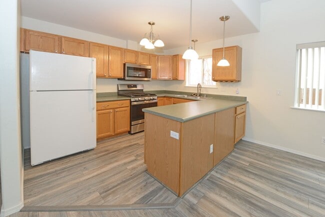 Photo - 264 Dailey Ave