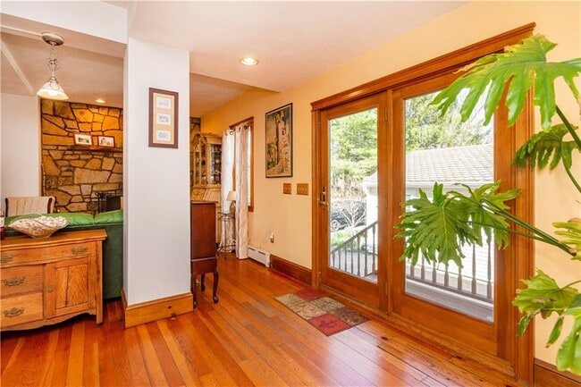 Photo - 5075 Old Post Rd