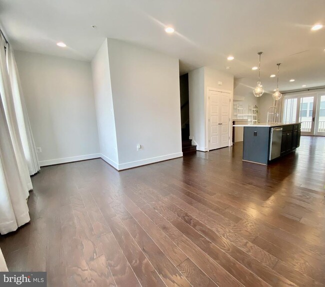 5135 Longstone Way