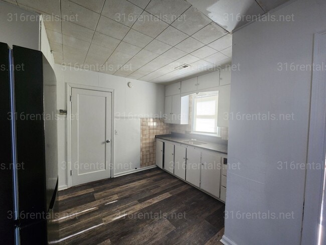 Photo - $995 - 3 bedroom / 1 bathroom Single Family Home