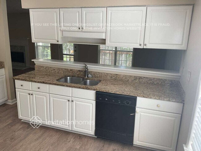 Photo - 1639 Crestfield Ln NW