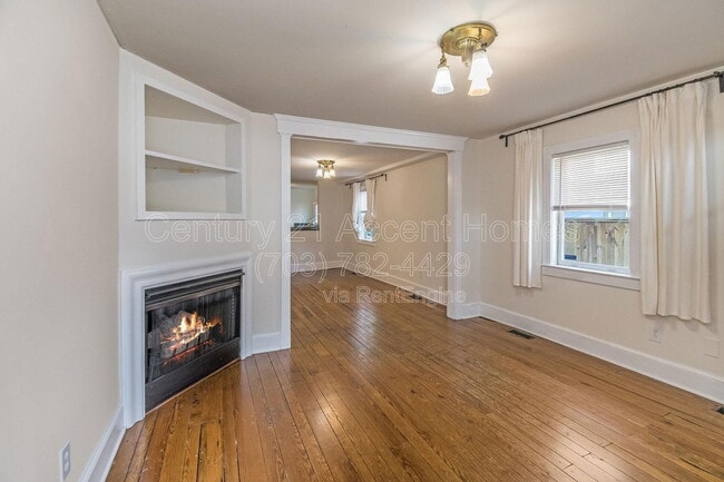 Photo - 912 Princess St
