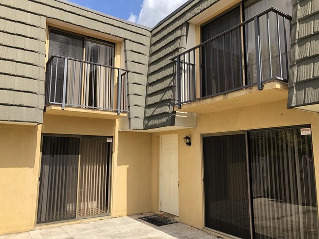 Photo - 4712 47th Way Townhome