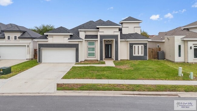 Building Photo - 29 N Queen Palm