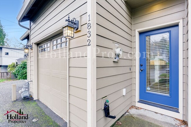 Photo - Stylish 3-Bedroom Portland Home with Fireplace, Garage & Modern Conveniences