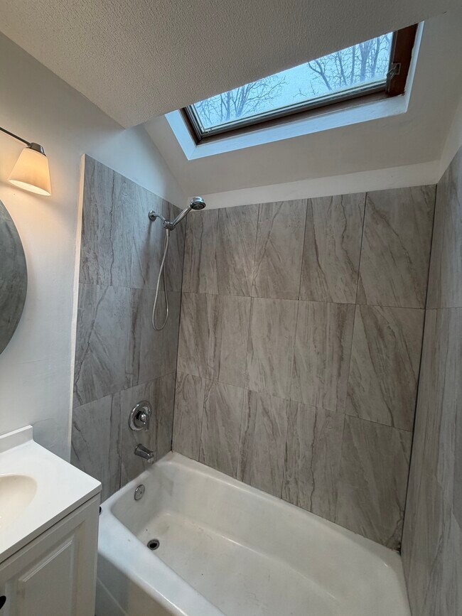 Photo - 215 Fuller Rd