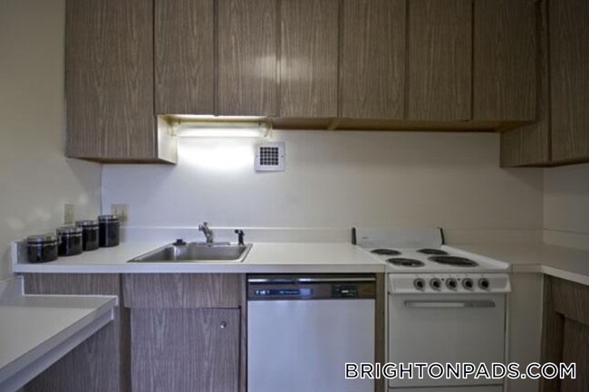 Photo - 125 Chiswick Rd Apartment Unit 302