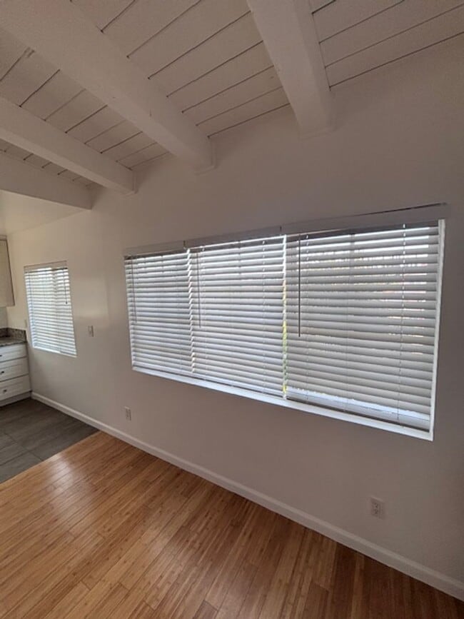 Photo - 1828-1828 Montrose St Unidad 8