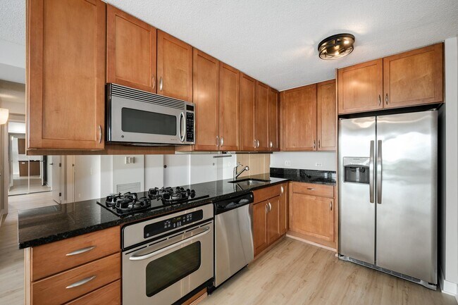 Photo - 9715 Woods Dr Unit 1209