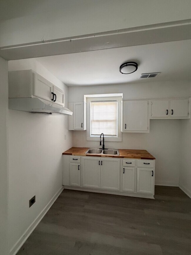 Photo - 776 Kippley St