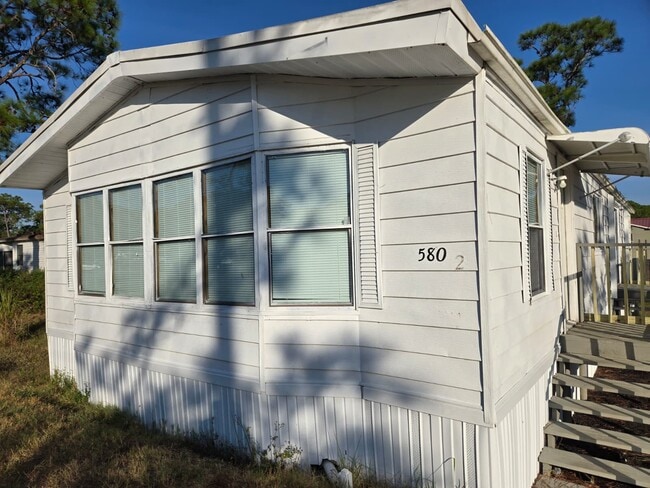 Photo - 580 Anna Ave
