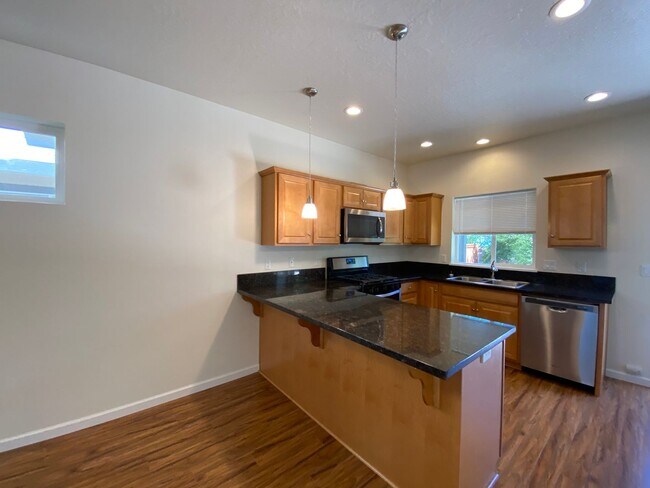 1011 Coburg Rd Unit 1011co