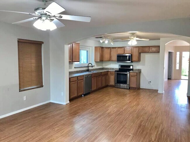 Photo - 3-bed plus den or 4-bedroom in San Tan Valley