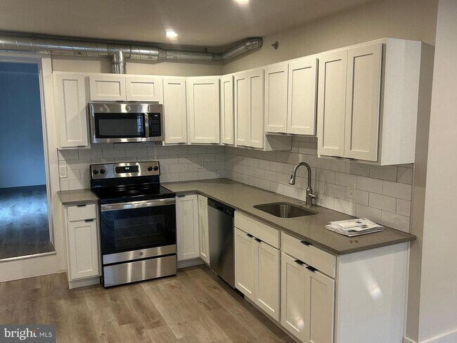 Photo - 224 Hall St Unit 8