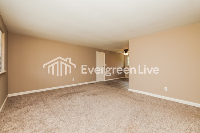 Photo - 7858 Harshamnville