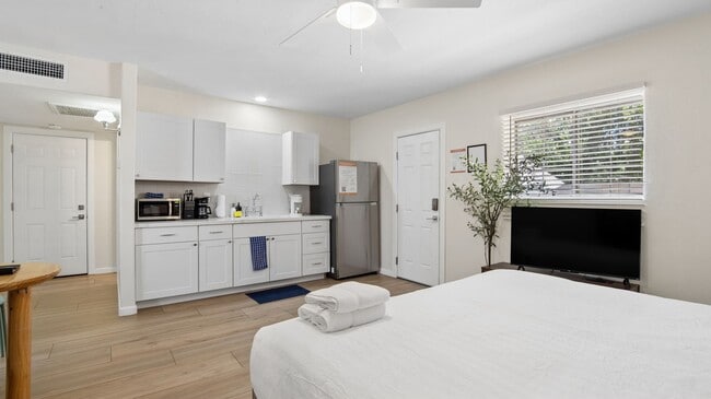 Photo - 2929 N 55th Pl Unit Studio