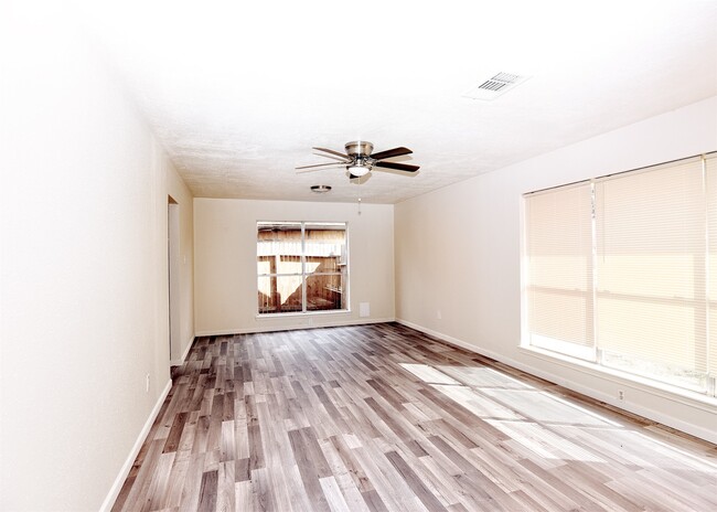 Building Photo - 194 Moonridge Dr Rental