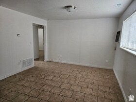 215 N 400 W