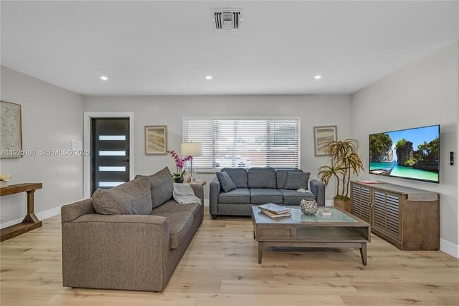 Photo - 1204 NE 7th St