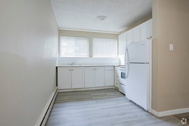 2BR, 1BA - 850SF - Elbow Court