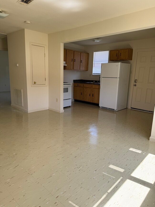 Photo - 2407 Claire Ave Unit 2407