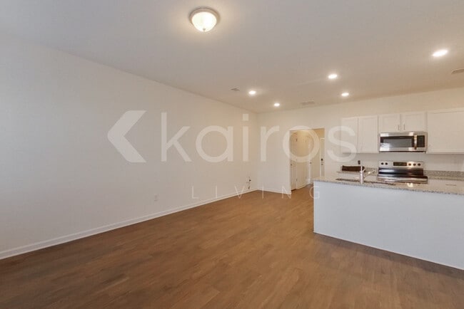 Photo - 226 Long Is Dr