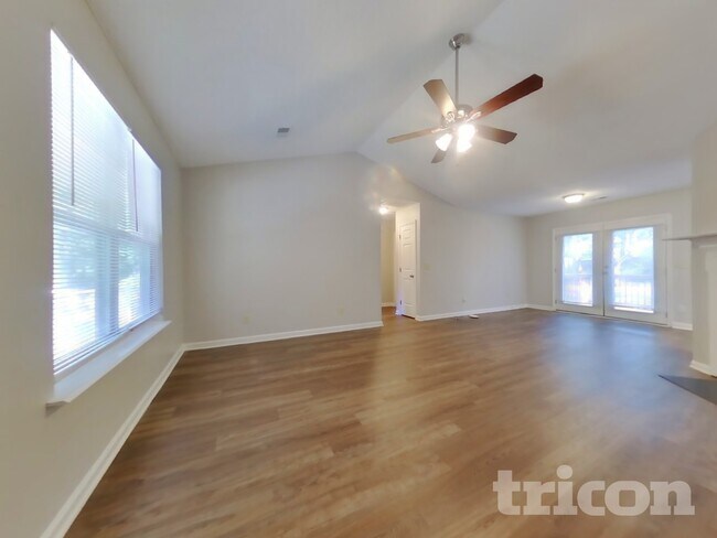 Photo - 14 Iron Spot Cir