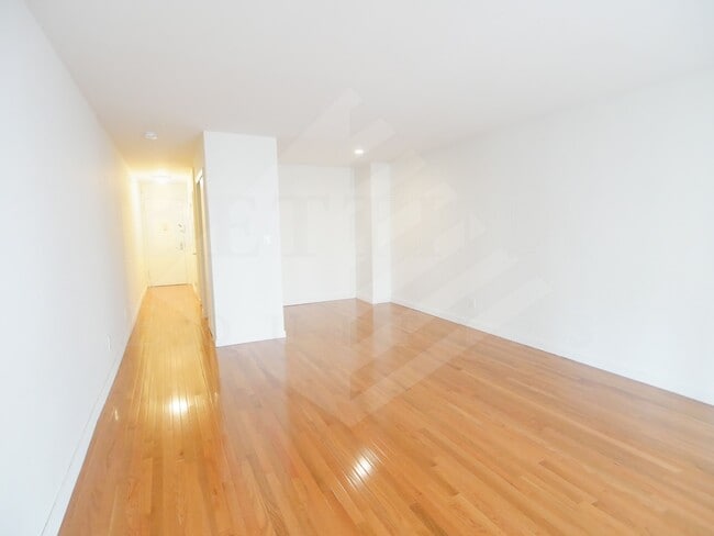 Photo - The 5th Avenue