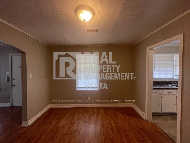 Photo - 3419 Walker St