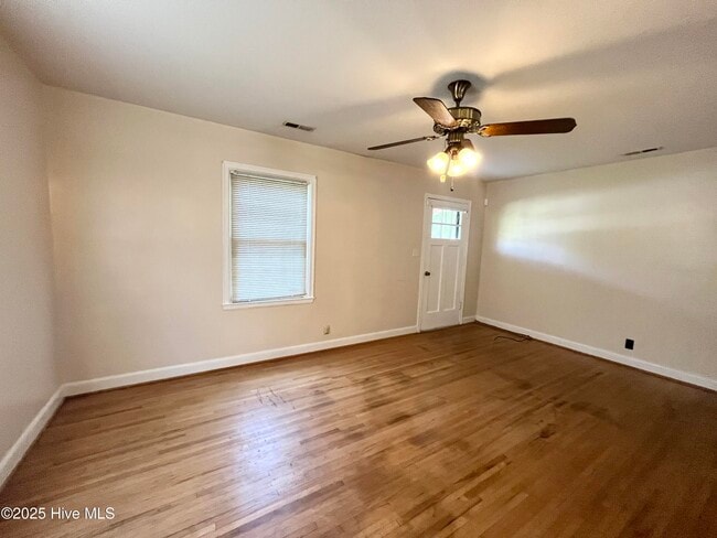 Photo - 1001 W Main St