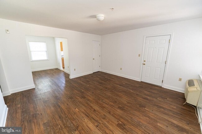 Photo - 804 Travers St Unit 2