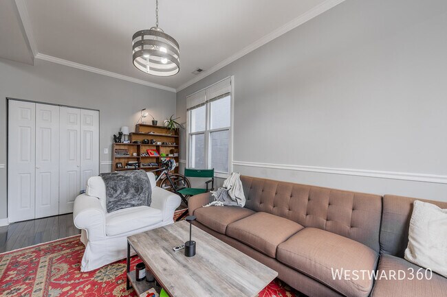 Photo - 1733 N Artesian Ave Unit 3