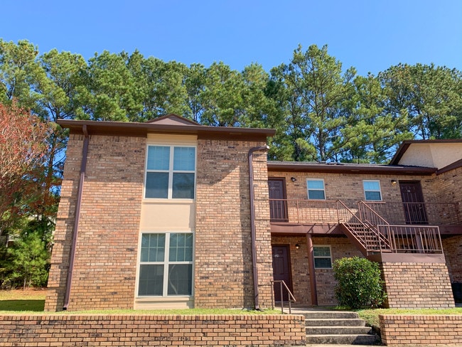 Charleston Square Apartments