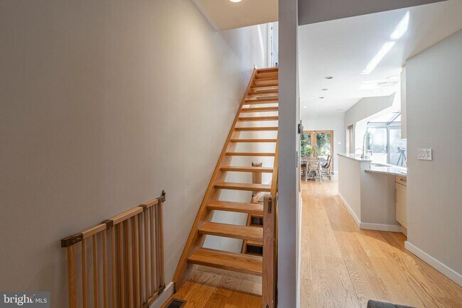 Photo - 220 Delancey St