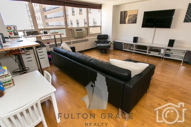 Photo - 3950 N Lake Shore Dr