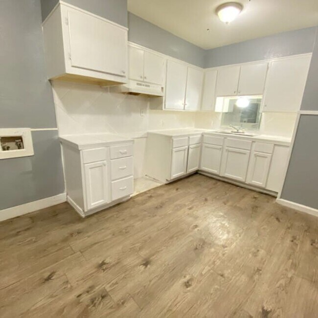 Photo - 1712 42nd St Unit 1712 42nd-B