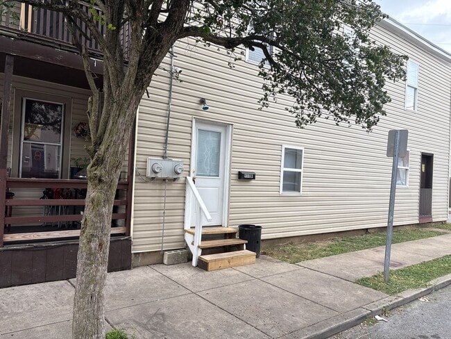 Building Photo - Spacious 2+ Bedroom Apartment-York City SD