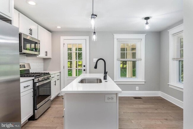 Photo - 139 W Germantown Pike